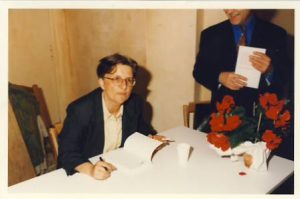 Signature parution UN chagrin politique mai 1996